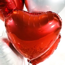 Heliumballon in a Box - Bloody Heart